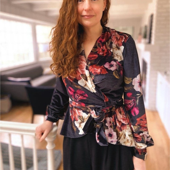 PatBo Floral Printed Velvet Wrap Top Size Small - Picture 6 of 6